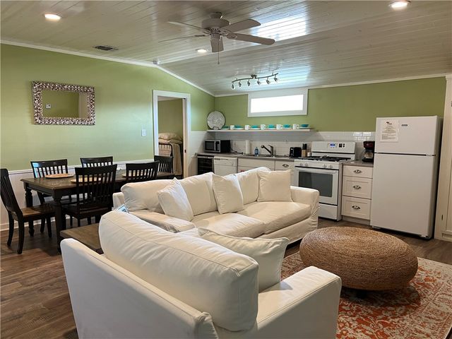 523 S Station St H, Port Aransas, TX 78373