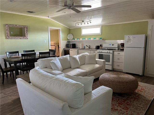 523 S Station St H, Port Aransas, TX 78373