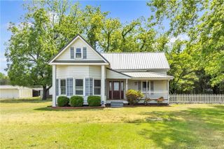 2774 County Line Road, St. Pauls, NC 28384