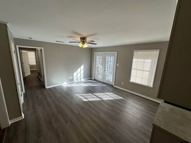 2917 Fleetwood Dr, Tyler, TX 75701