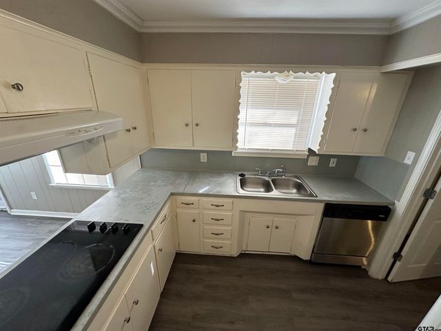 2917 Fleetwood Dr, Tyler, TX 75701