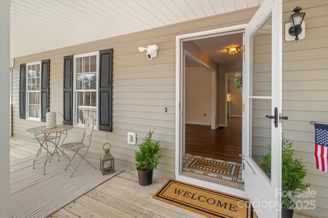 182 White Stone Lane, Hendersonville, NC 28791