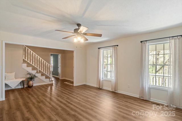 182 White Stone Lane, Hendersonville, NC 28791