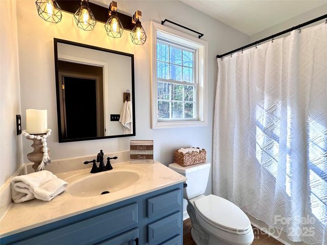 182 White Stone Lane, Hendersonville, NC 28791