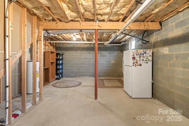 182 White Stone Lane, Hendersonville, NC 28791