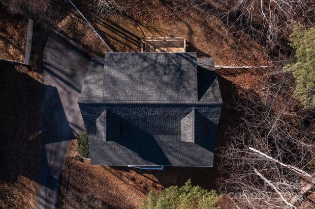 182 White Stone Lane, Hendersonville, NC 28791