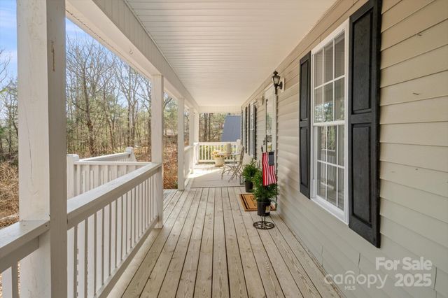 182 White Stone Lane, Hendersonville, NC 28791