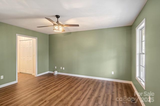 182 White Stone Lane, Hendersonville, NC 28791