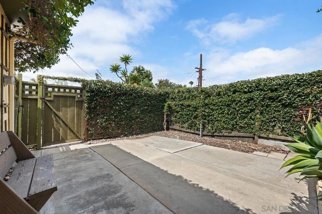 3212 N Mountain View Dr, San Diego, CA 92116