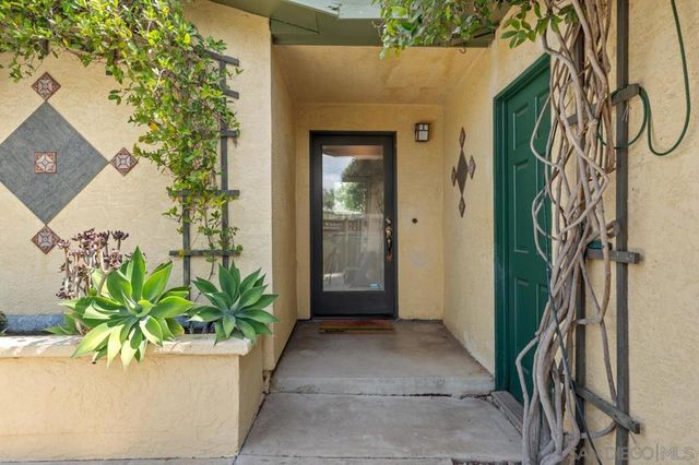 3212 N Mountain View Dr, San Diego, CA 92116