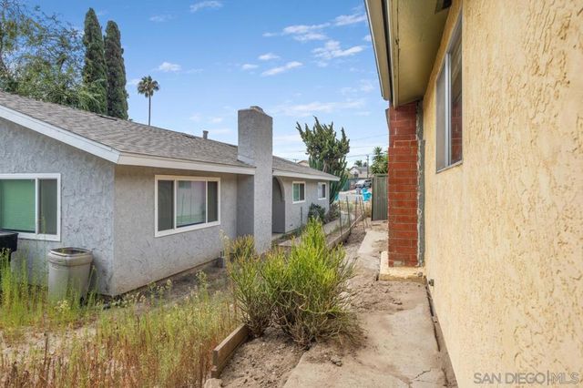 3212 N Mountain View Dr, San Diego, CA 92116