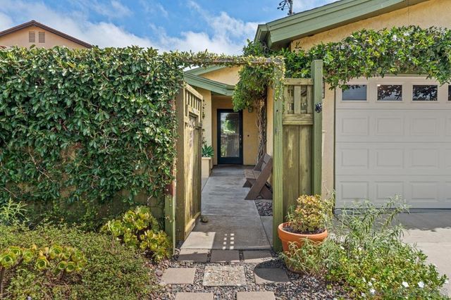 3212 N Mountain View Dr, San Diego, CA 92116