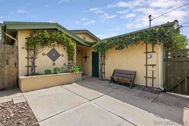 3212 N Mountain View Dr, San Diego, CA 92116