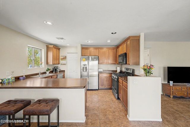 736 S Porter Routh Place, Vail, AZ 85641