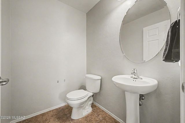 736 S Porter Routh Place, Vail, AZ 85641