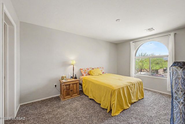 736 S Porter Routh Place, Vail, AZ 85641