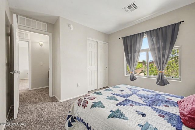 736 S Porter Routh Place, Vail, AZ 85641