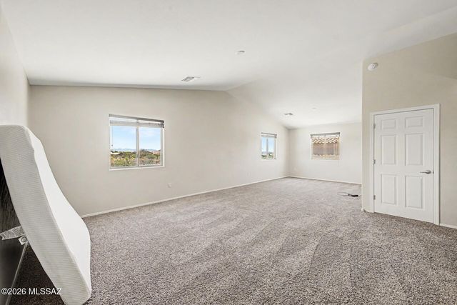 736 S Porter Routh Place, Vail, AZ 85641