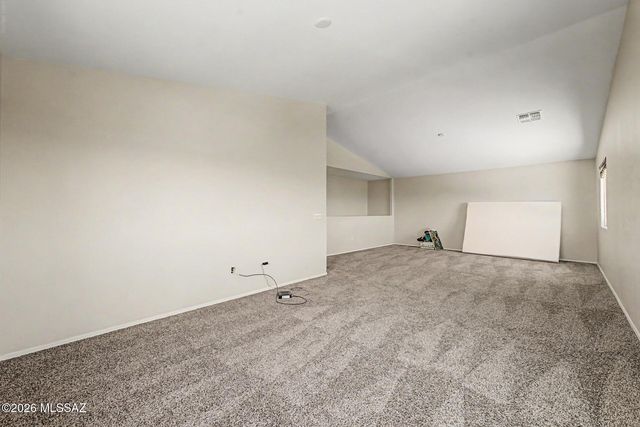 736 S Porter Routh Place, Vail, AZ 85641