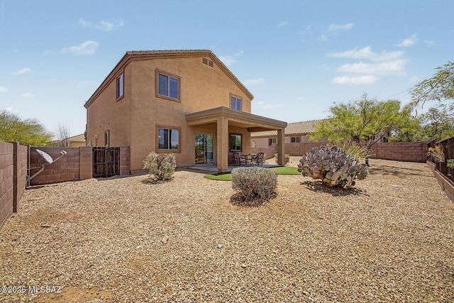 736 S Porter Routh Place, Vail, AZ 85641