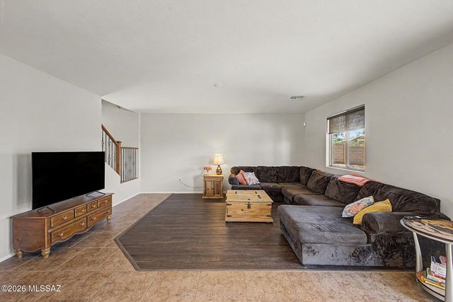 736 S Porter Routh Place, Vail, AZ 85641