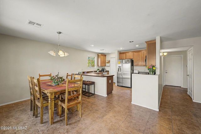 736 S Porter Routh Place, Vail, AZ 85641