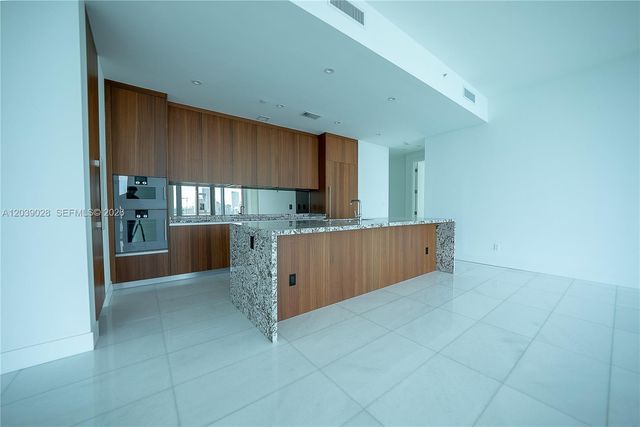 175 SE 25th Rd 2704, Miami, FL 33129