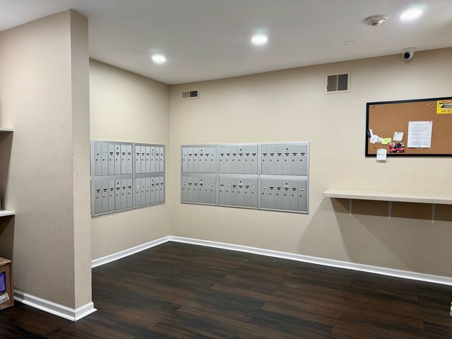 5950 Oakwood Drive 3M, Lisle, IL 60532