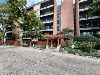 5950 Oakwood Drive 3M, Lisle, IL 60532