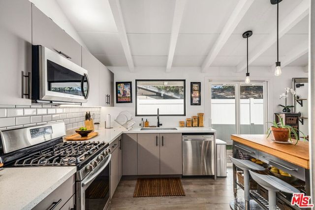 19805 Hamlin Street, Woodland Hills, CA 91367