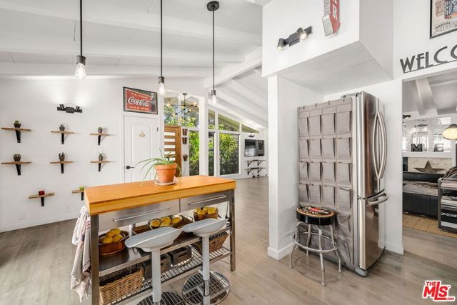 19805 Hamlin Street, Woodland Hills, CA 91367