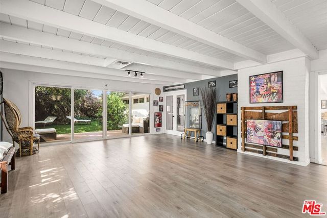 19805 Hamlin Street, Woodland Hills, CA 91367