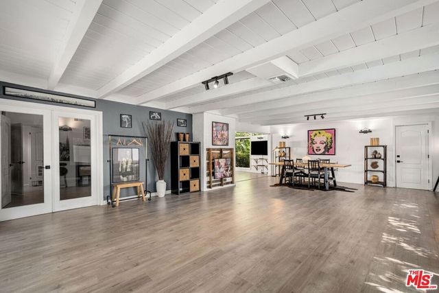 19805 Hamlin Street, Woodland Hills, CA 91367