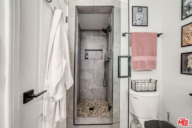 19805 Hamlin Street, Woodland Hills, CA 91367