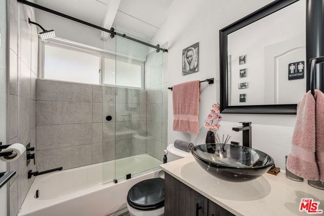 19805 Hamlin Street, Woodland Hills, CA 91367