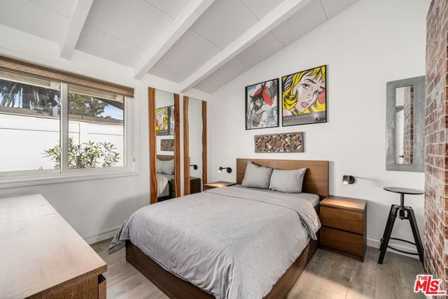 19805 Hamlin Street, Woodland Hills, CA 91367