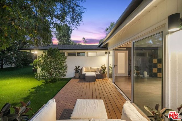 19805 Hamlin Street, Woodland Hills, CA 91367