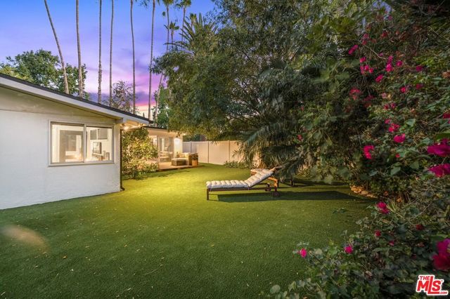 19805 Hamlin Street, Woodland Hills, CA 91367