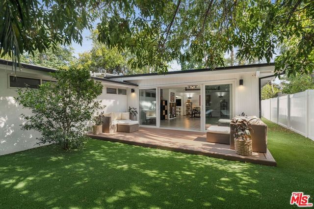 19805 Hamlin Street, Woodland Hills, CA 91367