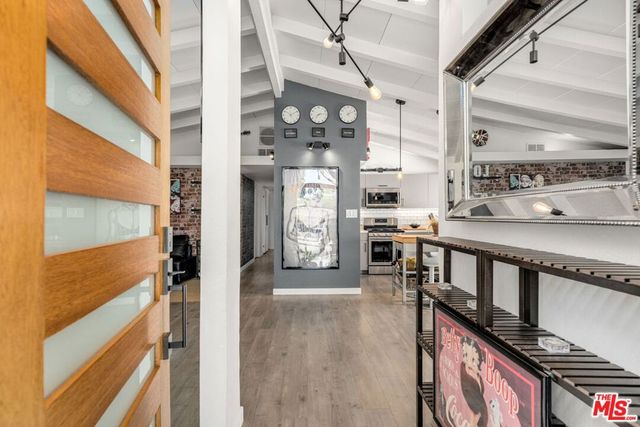 19805 Hamlin Street, Woodland Hills, CA 91367