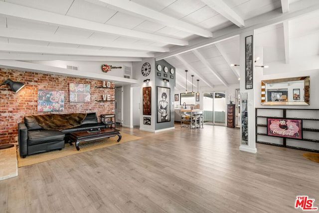 19805 Hamlin Street, Woodland Hills, CA 91367