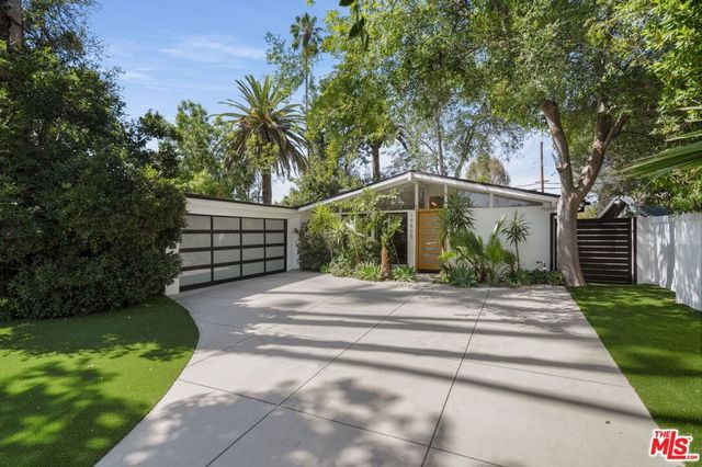 19805 Hamlin Street, Woodland Hills, CA 91367