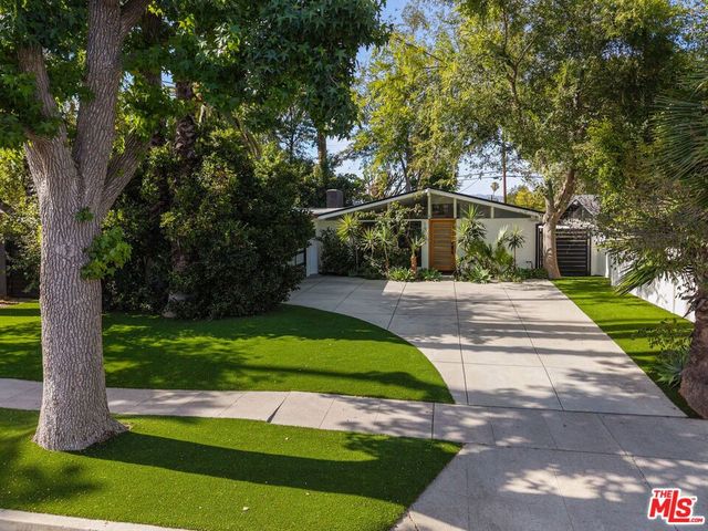 19805 Hamlin Street, Woodland Hills, CA 91367
