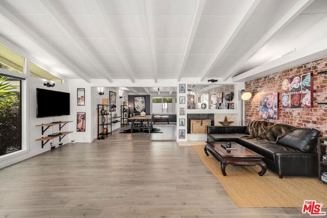 19805 Hamlin Street, Woodland Hills, CA 91367