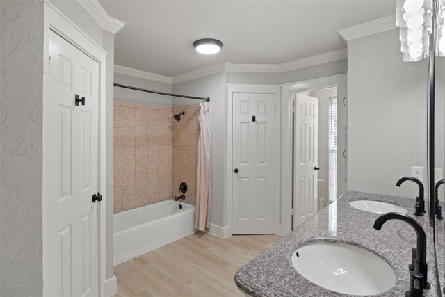 807 Salem Drive, Arlington, TX 76014
