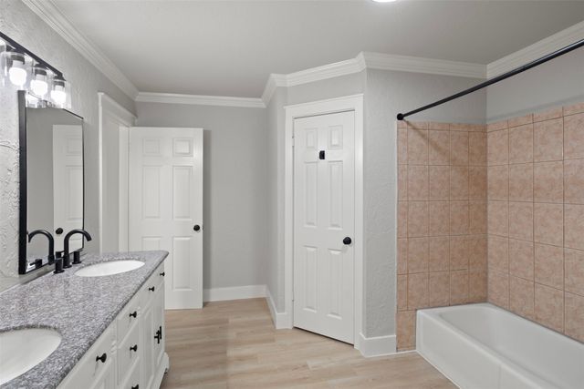 807 Salem Drive, Arlington, TX 76014