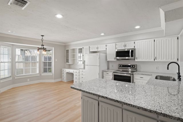 807 Salem Drive, Arlington, TX 76014