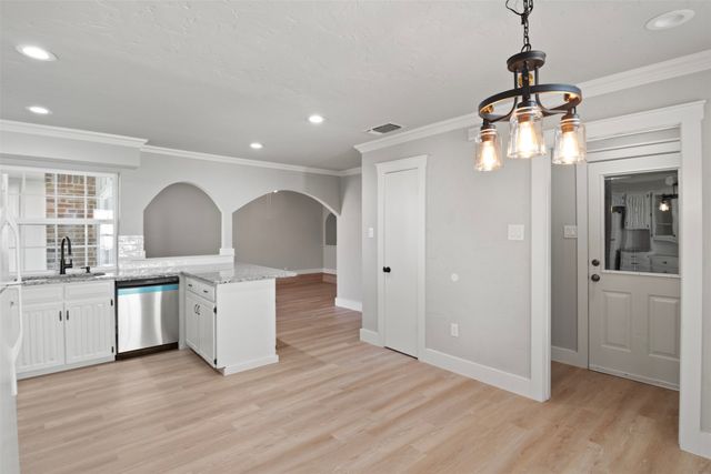 807 Salem Drive, Arlington, TX 76014