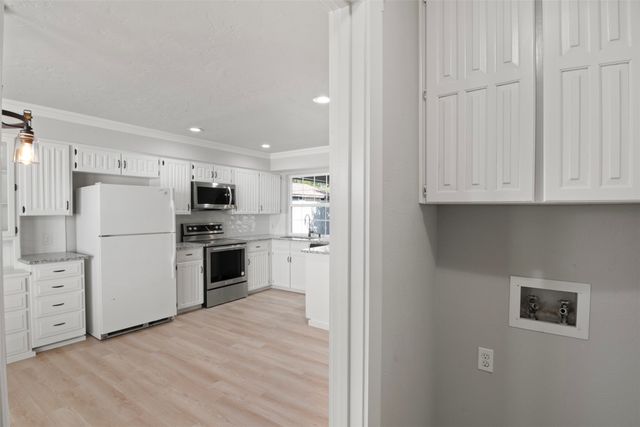807 Salem Drive, Arlington, TX 76014