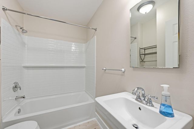 1112 Robbie Street, Houston, TX 77009